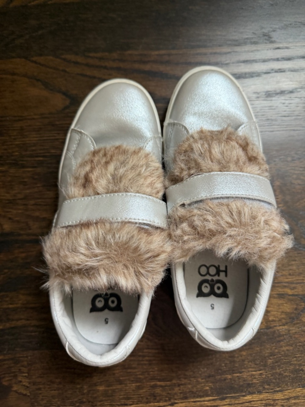 Hoo Girls Metallic Silver Slip-On Shoes with Removable Faux Fur Accent